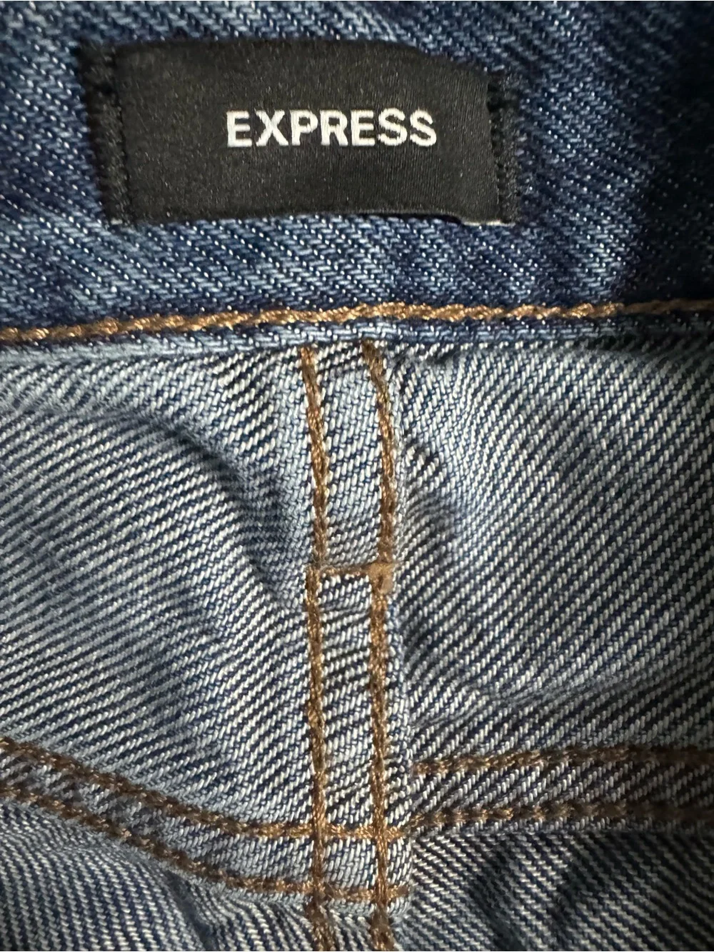 Express Mid Rise Rigid Frayed Hem Denim Shorts Size 2